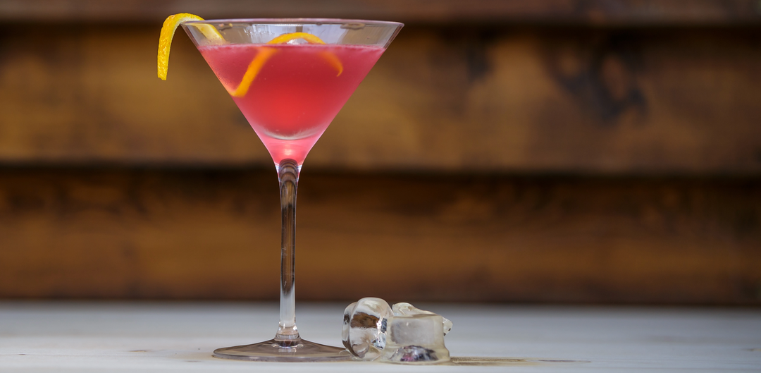 HOW TO MAKE A COSMOPOLITAN