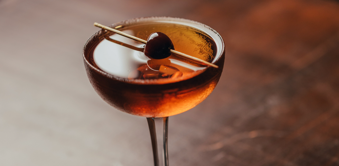 HOW TO MAKE A MANHATTAN